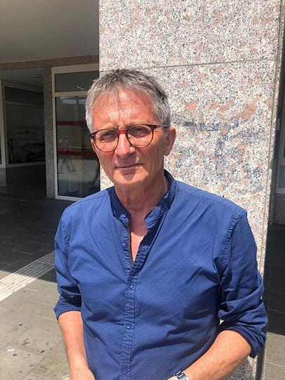 Der Münchner Bernhard Hug ist Rehalehrer für Orientierung und Mobilität. Der Münchner Bernhard Hug ist Rehalehrer für Orientierung und Mobilität.