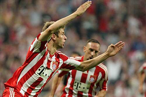 Thomas Müller freut sich nach seinem Führungstreffer
