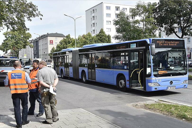 Am Cosimabad und am Frankfurter Ring wurden mehrere Personen bei einem Tram- und einem Busunfall verletzt.