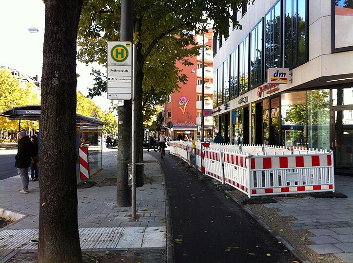 ... wer jetzt in Richtung Schulstraße fährt...