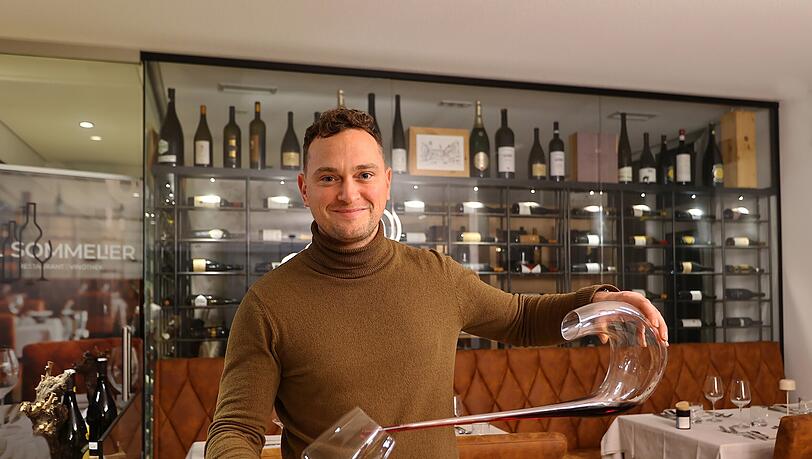 Gastronom Marco Luongo hat hier ein schönes, durchdachtes Restaurant mit großzügiger Sonnenterrasse gestaltet. Gastronom Marco Luongo hat hier ein schönes, durchdachtes Restaurant mit großzügiger Sonnenterrasse gestaltet.