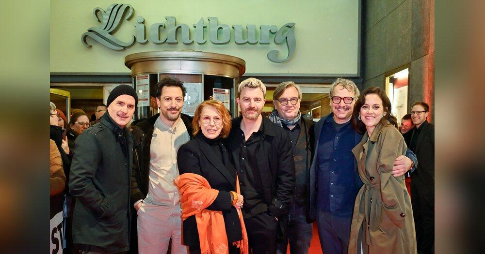 Gaby-Dohm-berstrahlt-bei-der-Extrawurst-Weltpremiere-in-Essen-alle