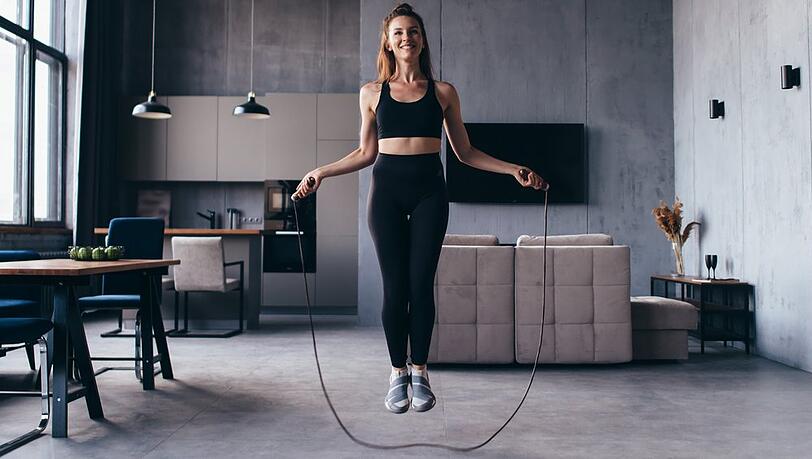 Zehn Minuten Seilspringen ist etwa so effektiv wie 30 Minuten Joggen.