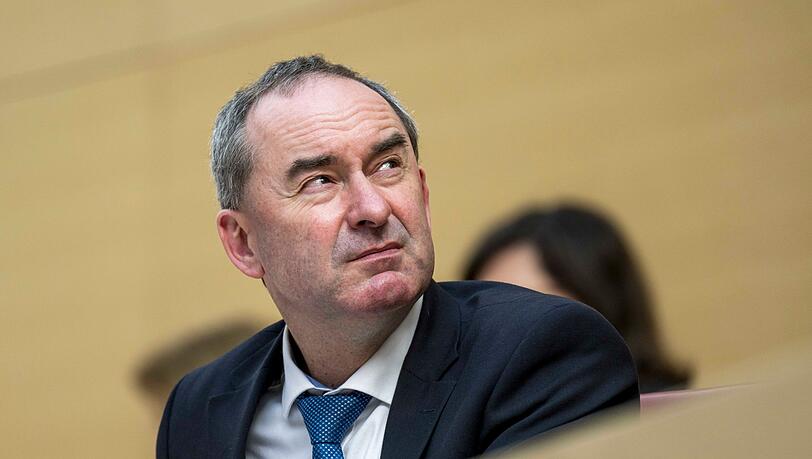 Der Freie-Wähler-Bundesvorsitzende Hubert Aiwanger will bei der nächsten Bundestagswahl erneut kandidieren, obwohl seine Partei bei bisherigen Wahlen keine Chance hatte. (Archivbild)