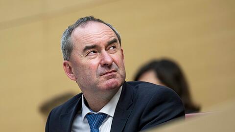 Der Freie-Wähler-Bundesvorsitzende Hubert Aiwanger will bei der nächsten Bundestagswahl erneut kandidieren, obwohl seine Partei bei bisherigen Wahlen keine Chance hatte. (Archivbild)