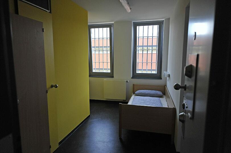 Blick in eine Zelle in der Frauenabteilung der Justizvollzugsanstalt (JVA) Stadelheim.