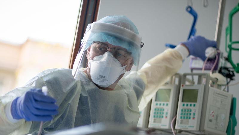 Nur ein Drittel der Intensivstationen bundesweit kann derzeit noch "einfach so" Patienten aufnehmen, warnt der wissenschaftliche Leiter des Intensivregisters, Christian Karagiannidis. (Bild aus Berlin).