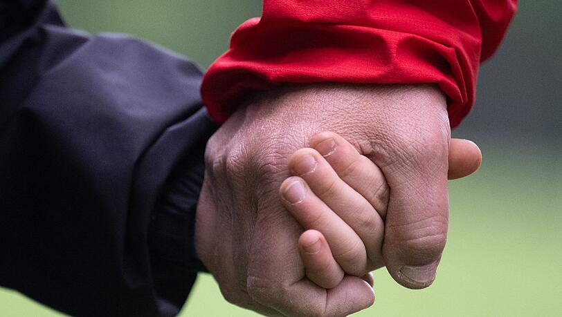 Deutschland droht wegen einer bayerischen Regelung zur Unterstützung von Familien eine Geldstrafe. (Symbolbild)