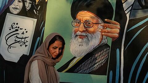 In der iranischen Hauptstadt Teheran wächst die Sorge vor Luftangriffen. In der iranischen Hauptstadt Teheran wächst die Sorge vor Luftangriffen.