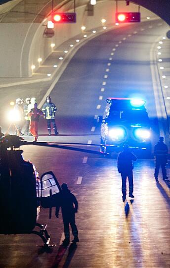 Unfassbare Tragödie in der Schweiz: 28 Menschen kommen bei einem Reisebusunfall in der Schweiz ums
Leben &ndash; Darunter 22 Kinder &ndash; Zwei Schulklassen waren auf dem Heimweg aus den Skiferien. Die Bilder vom Unfallort