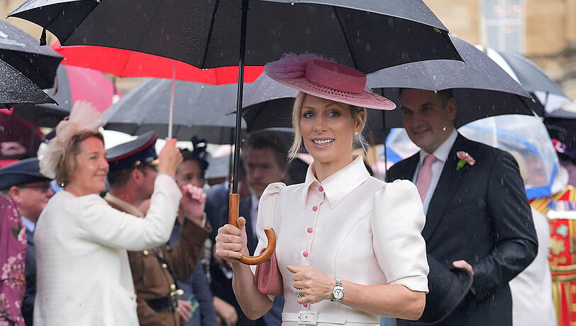 Zara Tindall, die Cousine von Prinz William, war Gast auf der letzten Gartenparty im Buckingham Palace. Dabei setzte sie auf ein besonderes Accessoire.