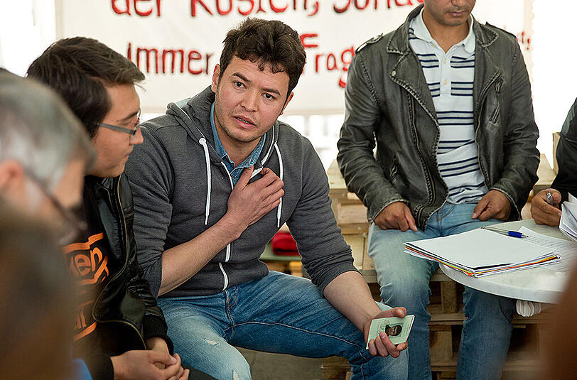 Bilder aus dem Nürnberger Protestcamp, in dem eine Flüchtlingsgruppe seit Montag einen trockener Hungerstreik vollzieht. Einige mussten schon in eine Klinik eingeliefert werden.