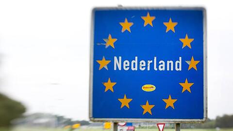 Als erstes Land in Europa führen die Niederlande Tempo 100 als Höchstgeschwindigkeit auf allen Autobahnen ein.