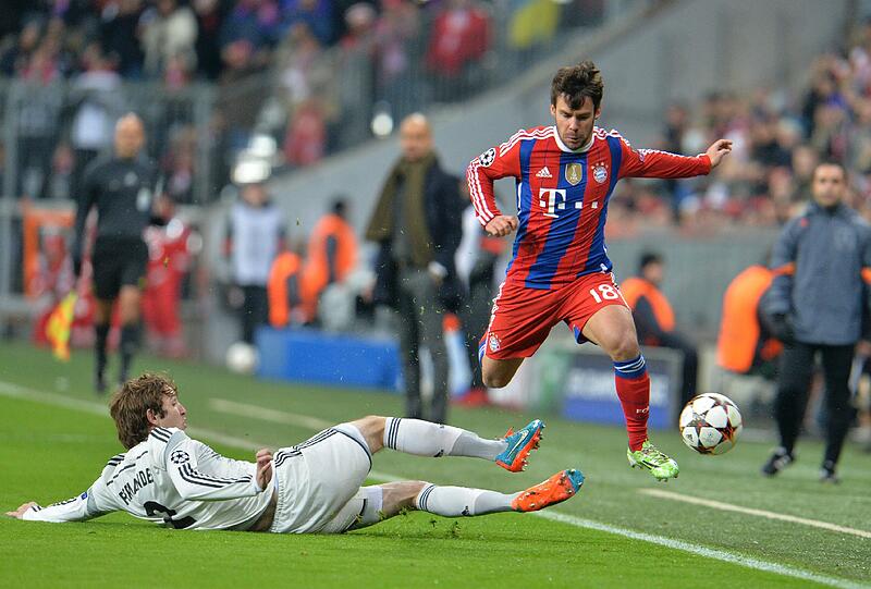 JUAN BERNAT: NOTE 3

Senor Laufwunder. Rauf, runter, mit klasse Zweikampfverhalten und immer den Kopf oben für den Mitspieler. Stark im Zusammenspiel mit Ribéry.