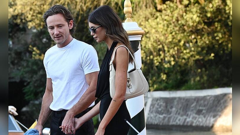 Lewis Pullman und Kaia Gerber verbringen gemeinsam Zeit in der italienischen Lagunenstadt.