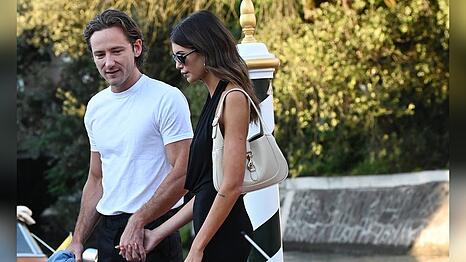 Lewis Pullman und Kaia Gerber verbringen gemeinsam Zeit in der italienischen Lagunenstadt.