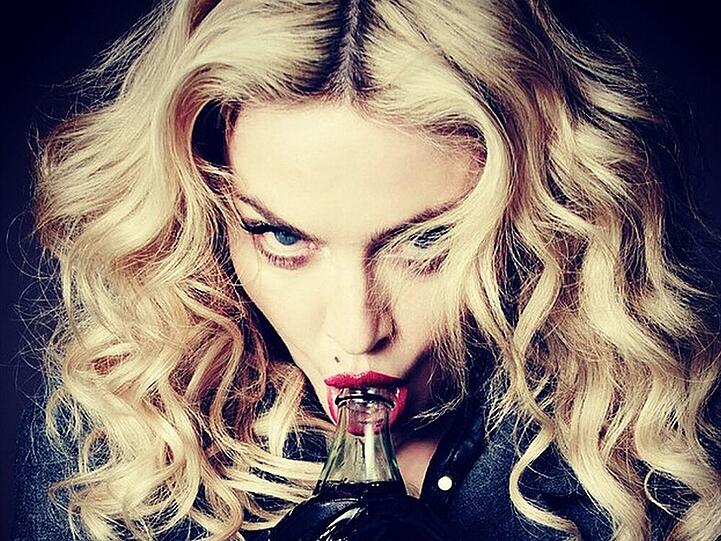Das Cover des neuen Madonna-Kalenders 2015