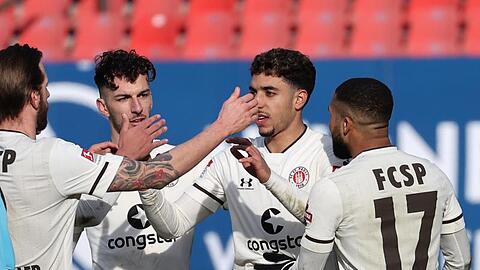 St. Pauli feierte einen wichtigen Auswärtssieg in Nürnberg.