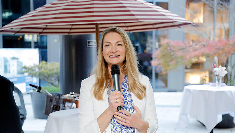 Dr. Judith Gerlach Dr. Judith Gerlach