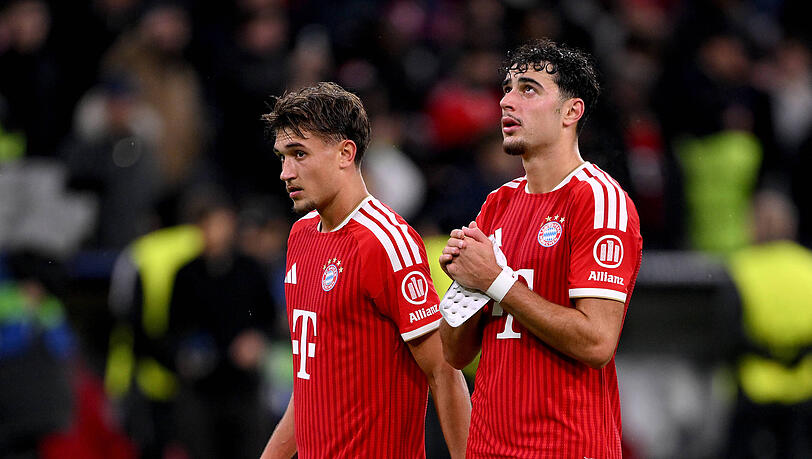 In Abwesenheit von Joshua Kimmich bilden Tom Bischof (l.) und Aleksandar Pavlovic das Mittelfeld-Duo beim FC Bayern. In Abwesenheit von Joshua Kimmich bilden Tom Bischof (l.) und Aleksandar Pavlovic das Mittelfeld-Duo beim FC Bayern.