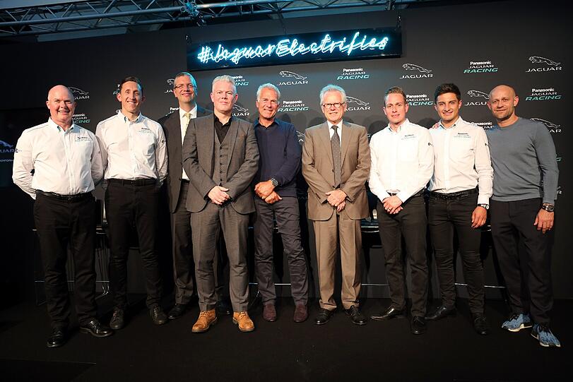 Craig Wilson, James Barclay, Peter Modelhart, Wayne Burgess, Christian Danner, Dr. Wolfgang Ziebart, Adam Carroll, Mitch Evans und Jürgen Vogel
