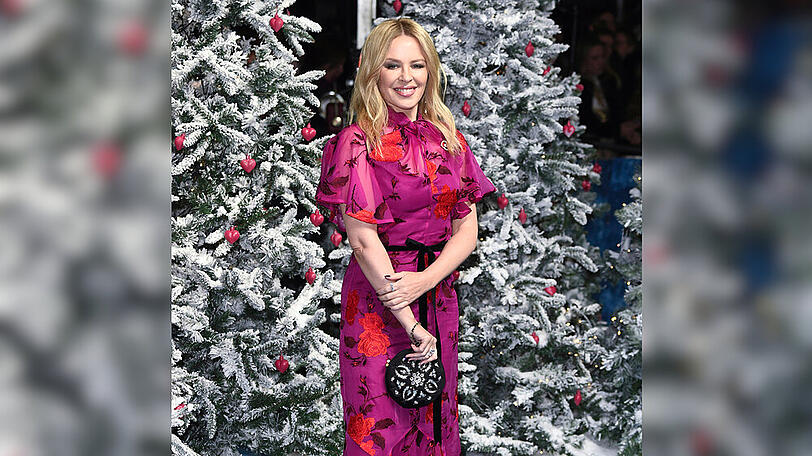 Sängerin Kylie Minogue glänzte auf der "Last Christmas"-Premiere in einer bodenlangen Blumenrobe