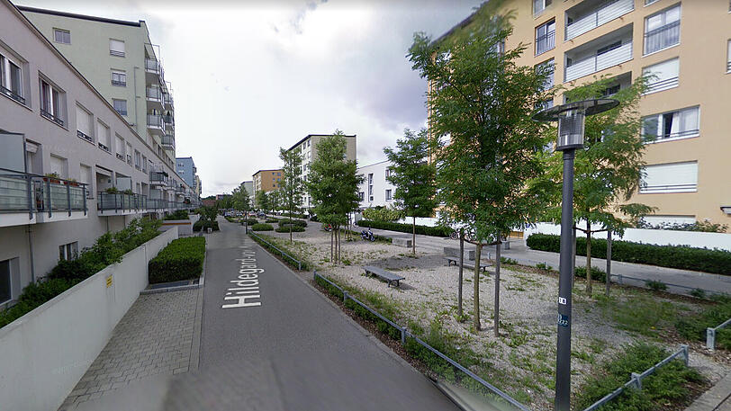Die Polizei sucht wegen der politischen und antisemitischen Schmierereien am Spielplatz am Hildegard-von-Bingen-Anger Zeugen. (Symbolbild)