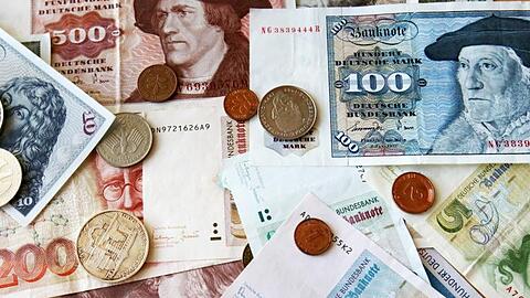 Die alten Scheine und Münzen können anders als in vielen anderen Euroländern bei der Bundesbank unbefristet umgetauscht werden.