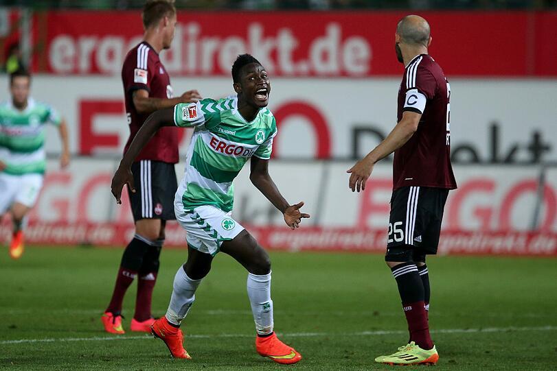 Nürnberg K.o.: Der Fürther Abdul Rahman Baba (M) jubelt über seinen Treffer zum 3:1 in der 57. Minute.