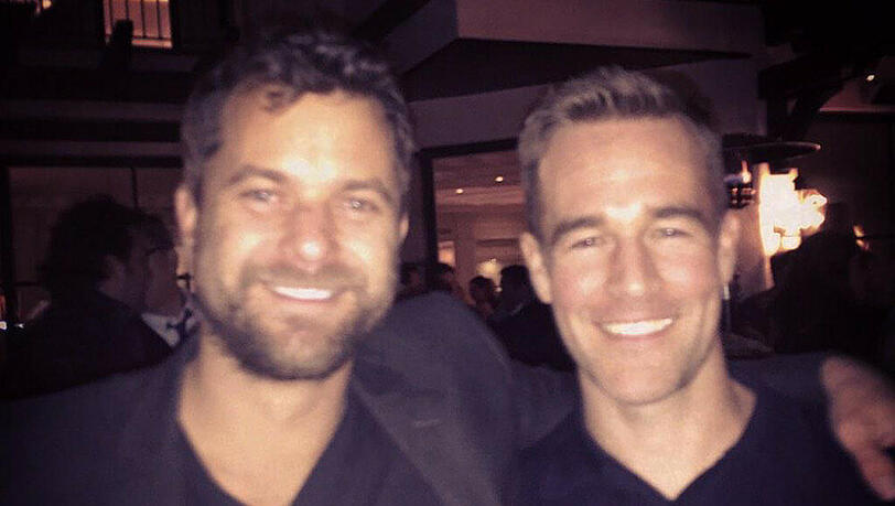 Freuen sich über ihr Wiedersehen: James Van Der Beek (r.) und Joshua Jackson