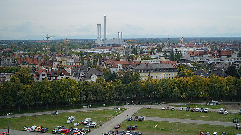 Den perfekten Überblick über die Theresienwiese und München: Mit dem Riesenrad auf der Wiesn geht's bis zu 50 Meter in die Höhe. Luftige Impressionen gibt's hier zum Durchklicken.