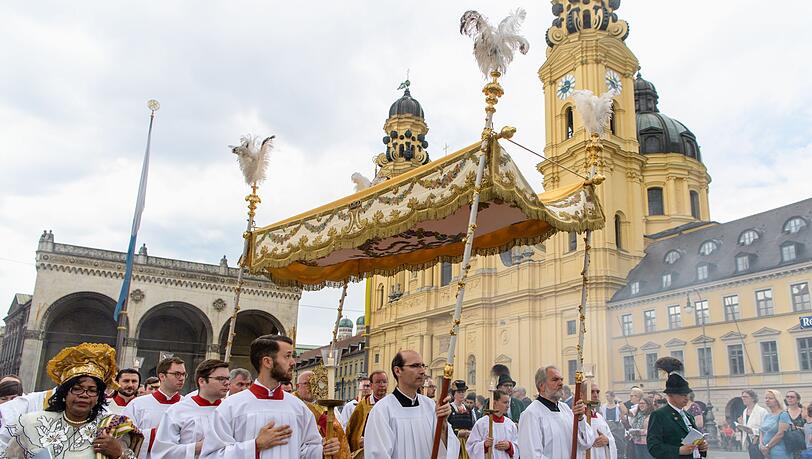 An Fronleichnam wird es auch in München eine große Prozession durch die Innenstadt geben. (Archivbild)