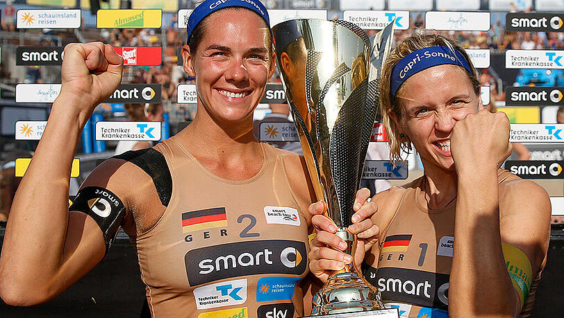 Pose des Triumphs: Kira Walkenhorst und Laura Ludwig (rechts). Pose des Triumphs: Kira Walkenhorst und Laura Ludwig (rechts).