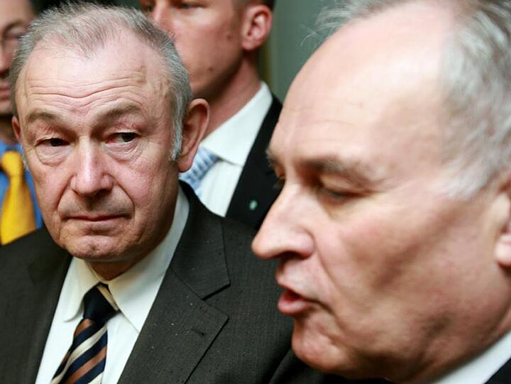 Skeptischer Blick: Bayerns Ministerpräsident Günther Beckstein (l.) und CSU-Chef Erwin Huber.