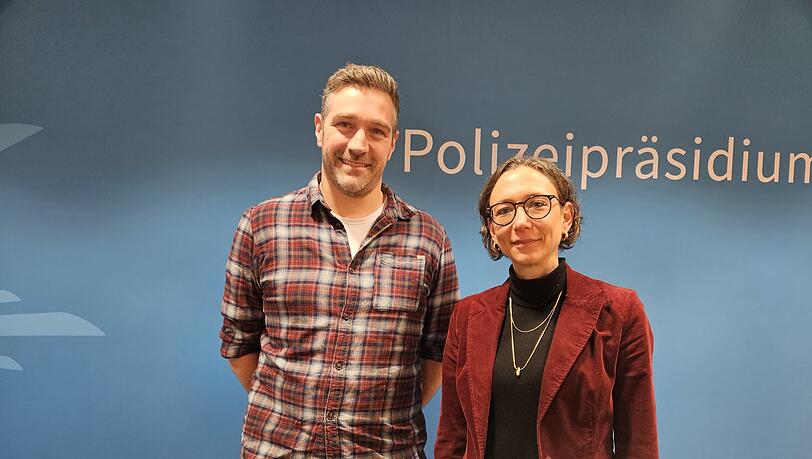 Christian Kruse vom Kommissariat 84 und Marie-Anne Tokaji von der Staatsanwaltschaft M&uuml;nchen I.