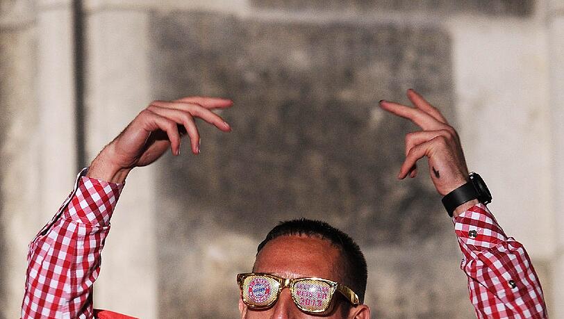 Mit Meisterbrille zum Rentenvertrag? Franck Ribéry. Mit Meisterbrille zum Rentenvertrag? Franck Ribéry.