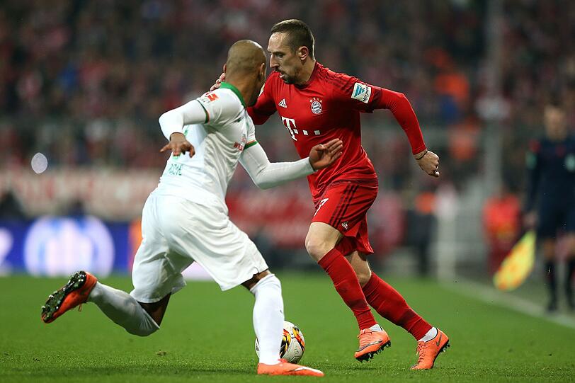Franck Ribéry, Note 2: Sein Fernschuss rauschte knapp drüber (23.), dann ließ er vor Müllers 3:0 einen unglaublichen Volleyknaller los. Der Franzose unterstrich die guten Eindrücke aus den Kurzeinsätzen in den vergangenen Wochen. Laufstark, willig.