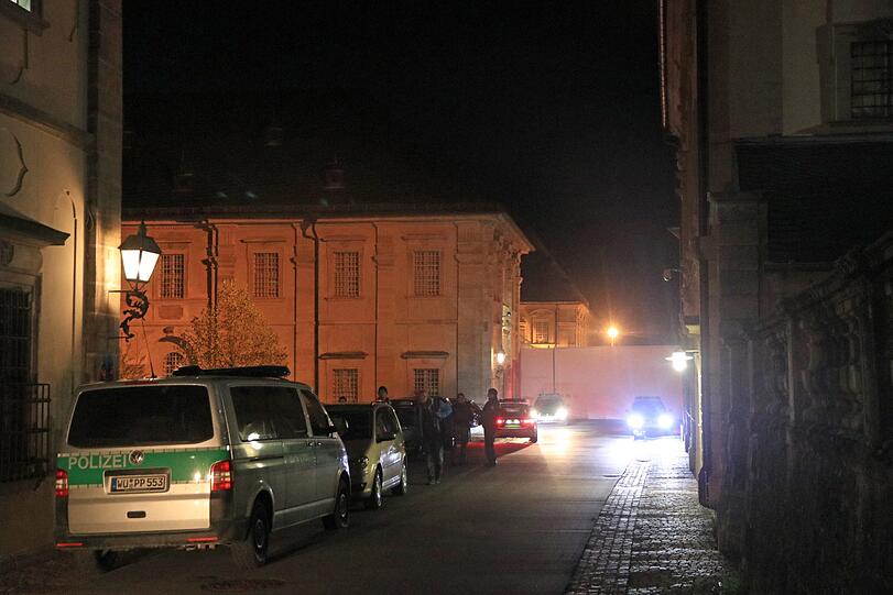 Großaufgebot am Jugendgefängnis in Ebrach - die Bilder vom Polizeieinsatz.