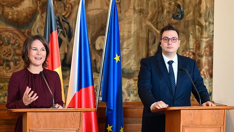 Die deutsche Außenministerin Annalena Baerbock und ihr tschechischer Amtskollege Jan Lipavsky in Prag.