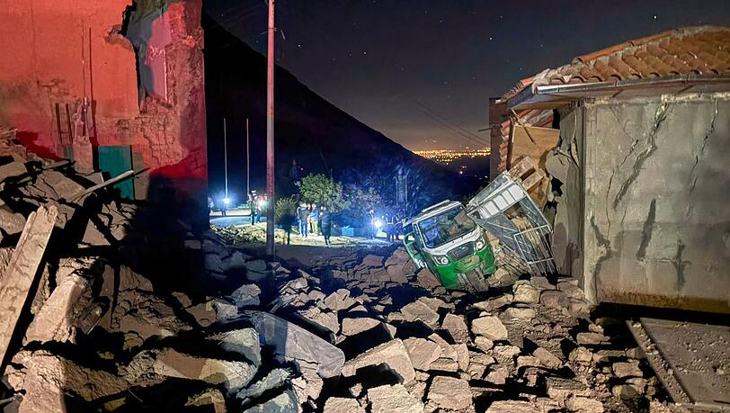 Ein schweres Erdbeben in Peru hat mehrere Todesopfer gefordert. Ein schweres Erdbeben in Peru hat mehrere Todesopfer gefordert.