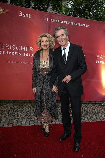Schauspielerin Michaela May mit Bernd Schadewald