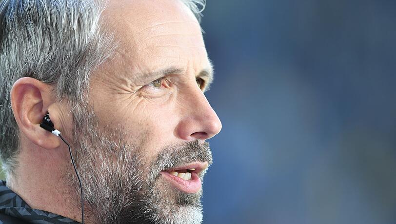 Trainer Marco Rose spricht.