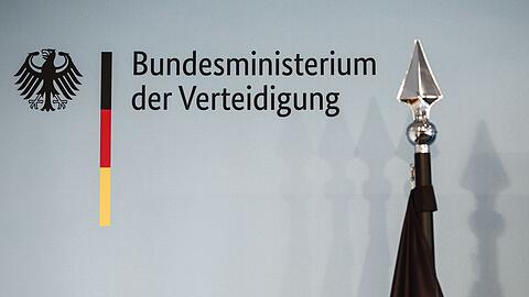 Das Bundesverteidigungsministerium ist den Prüfern zufolge heute wieder vergleichbar groß wie 2012. (Archivbild)