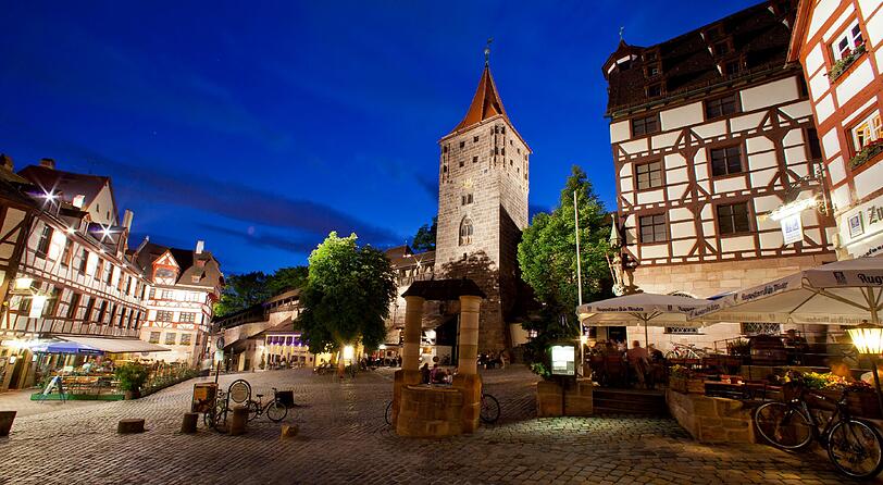 Ob im Winter oder im Sommer: Die Lichtexperten Susanne Wenninger und Norbert Hirschmann setzen die Nürnberger Altstadt in Szene wenn es dunkel wird.
