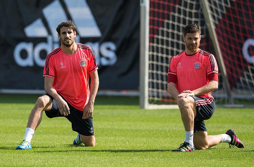 Zuletzt mussten die Spanier Xabi Alonso und Javi Martínez angeschlagen pausieren. Für das Pokalfinale reisen sie jetzt mit der Mannschaft nach Berlin.