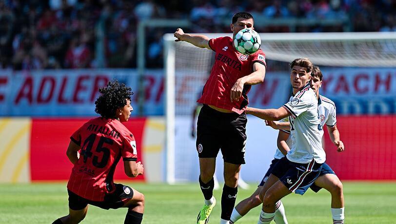 Umk&auml;mpfter Test: Wiesbaden empfing den FC Bayern.