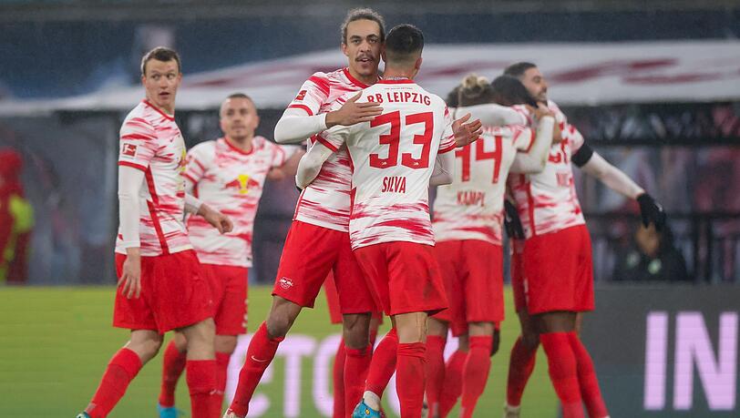 RB Leipzig will mit einem Sieg im direkten Duell am 1. FC Köln vorbeiziehen.