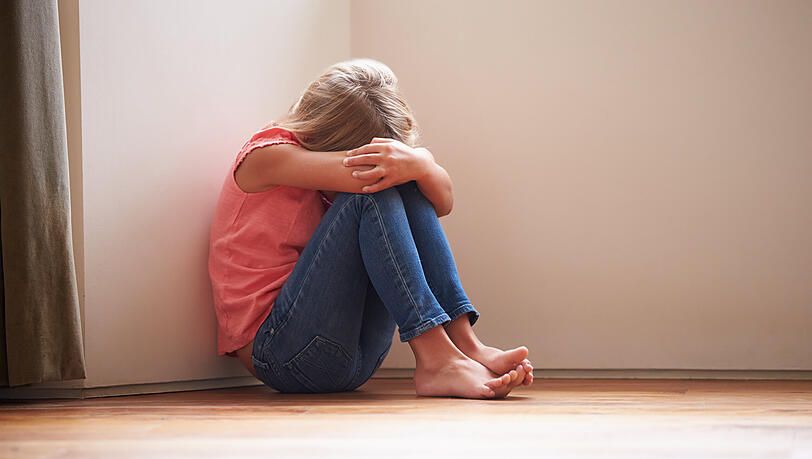 Betroffene, die in städtischen Kinderheimen oder in Pflegefamilien Gewalt erlebt haben, sollen nun eine Form von Gerechtigkeit erfahren. (Symbolbild) Betroffene, die in städtischen Kinderheimen oder in Pflegefamilien Gewalt erlebt haben, sollen nun eine Form von Gerechtigkeit erfahren. (Symbolbild)