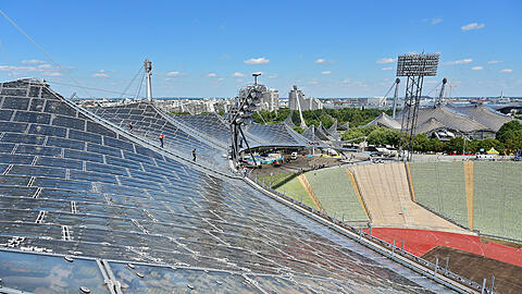 Die Stadt wünscht sich nachhaltige Sommerspiele und setzt dabei auf bereits vorhandene Austragungsorte wie das Münchner Olympiastadion (im Bild) oder den gleich nebenan liegenden SAP Garden.