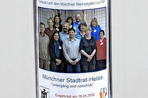 Das Foto der Rats-Bier-Brauer ist auf dem Flasschen-Etickett.
